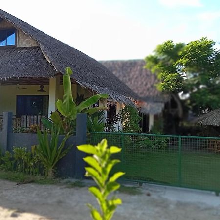 Weeroona Huts Homestay Pacifico San Isidro  Exterior photo