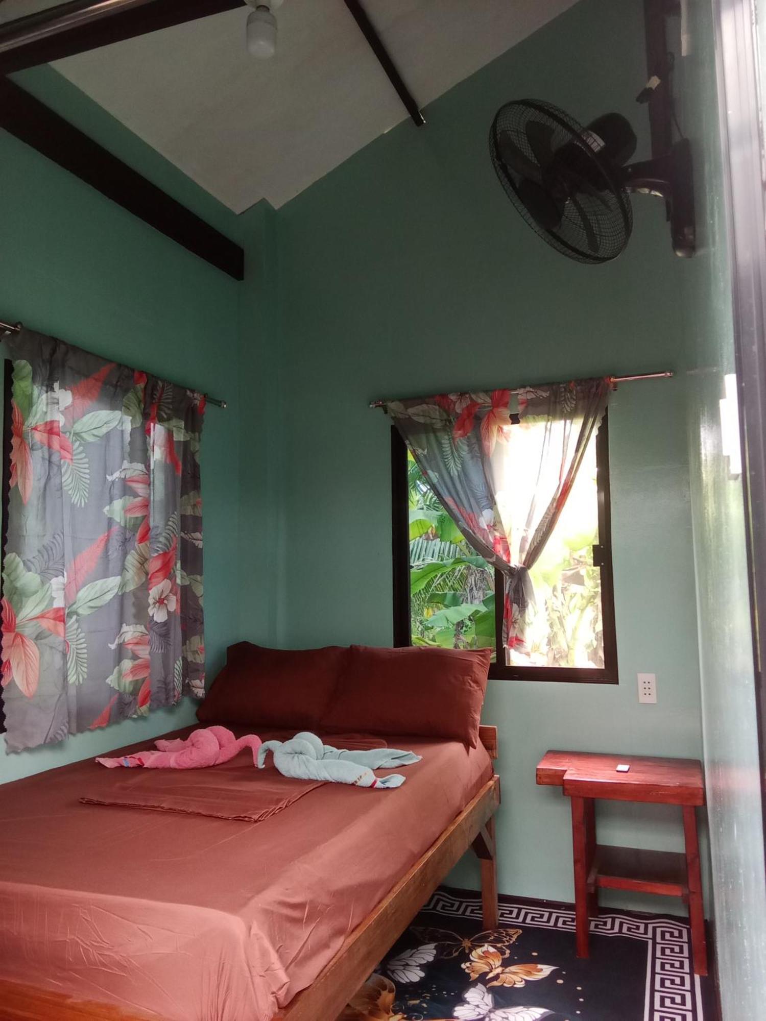 Weeroona Huts Homestay Pacifico San Isidro  Exterior photo
